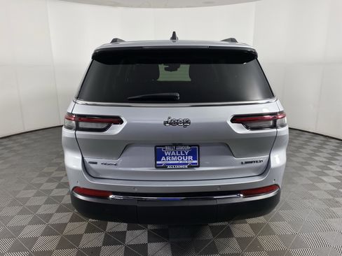 Used 2022 Jeep Grand Cherokee L Limited w/ MOPAR Finishing Package image 10