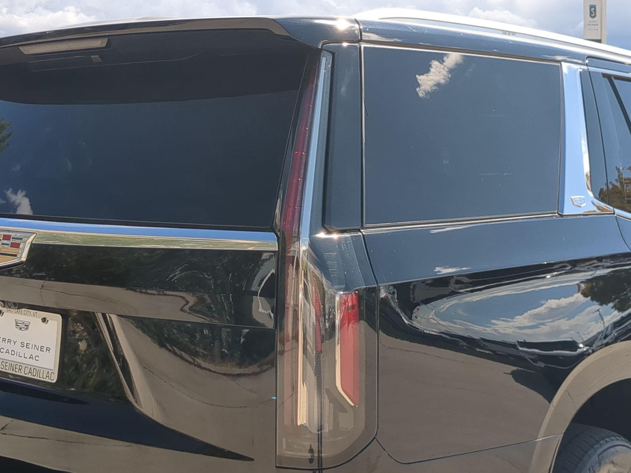Certified 2023 Cadillac Escalade Premium Luxury AWD/4WD image 12