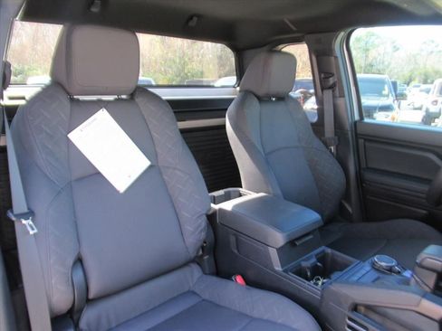 Used 2025 Toyota Tacoma SR w/ Towing Package AWD/4WD image 9