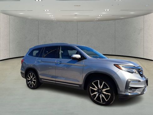 Used 2021 Honda Pilot Touring image 3