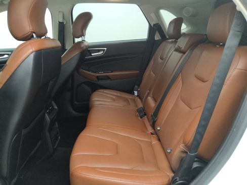 Used 2017 Ford Edge Titanium w/ Equipment Group 302A FWD image 18