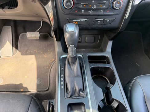 Used 2017 Ford Escape Titanium FWD image 28