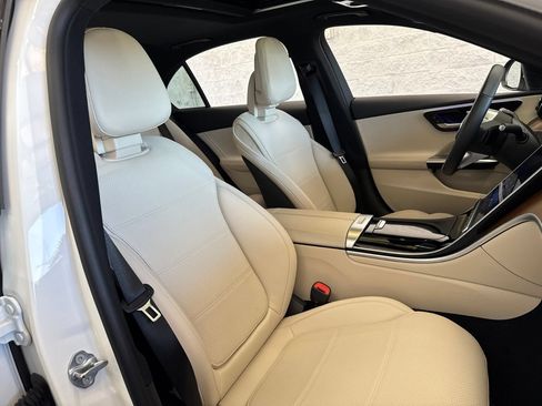 Used 2023 Mercedes-Benz C 300 4MATIC Sedan image 44