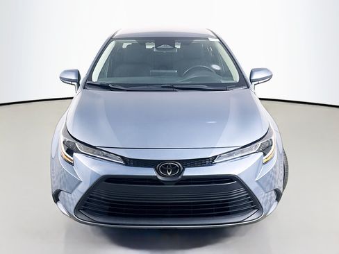 Used 2024 Toyota Corolla LE FWD image 2