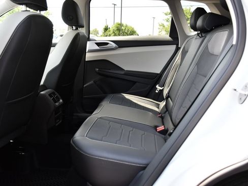 New 2026 Volkswagen Taos SE AWD/4WD image 18