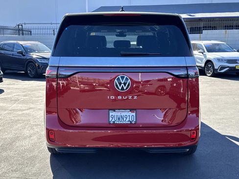 Used 2025 Volkswagen ID. Buzz Pro S image 5