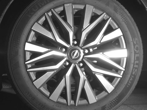 Used 2025 Nissan Altima 2.5 SV FWD image 17