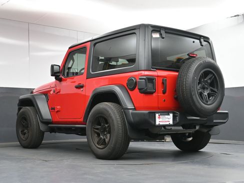 Used 2023 Jeep Wrangler Sport image 27
