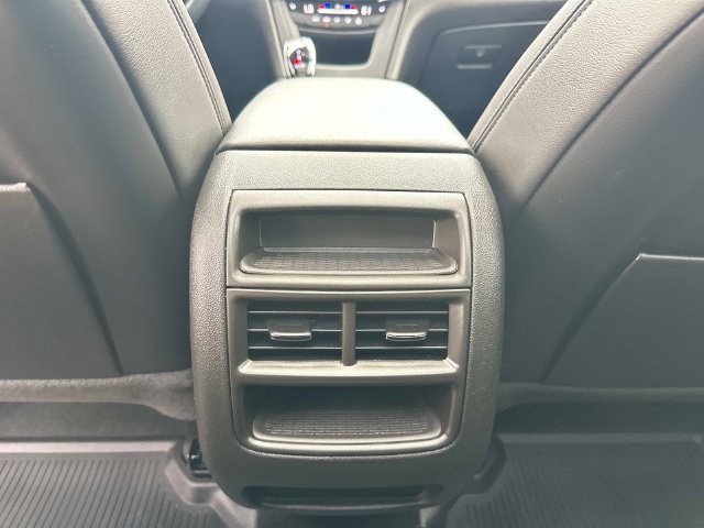 Certified 2025 Cadillac XT5 Premium Luxury w/ LPO, Floor Liner Package AWD/4WD image 17