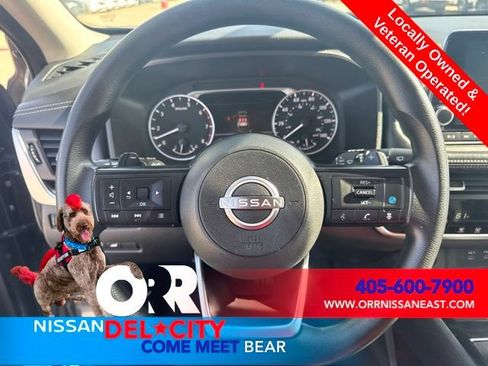 Used 2024 Nissan Rogue SV FWD image 17