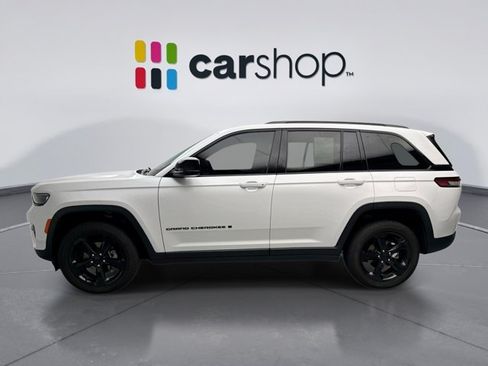 Used 2024 Jeep Grand Cherokee Altitude AWD/4WD image 2