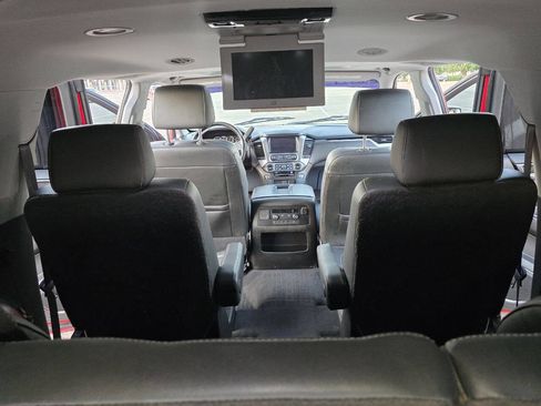 Used 2020 Chevrolet Suburban LT image 30