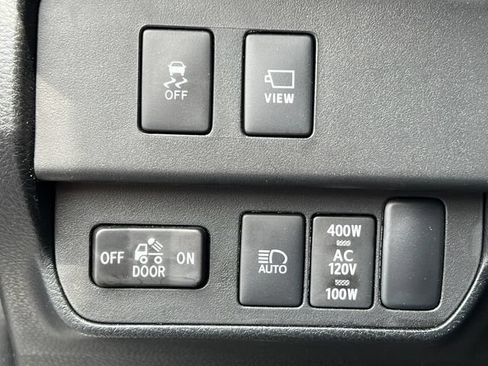 Used 2023 Toyota Tacoma TRD Off-Road w/ TRD Premium Off Road Package AWD/4WD image 28