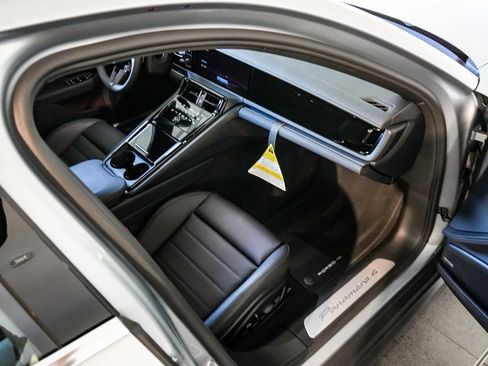 New 2026 Porsche Panamera 4 image 27