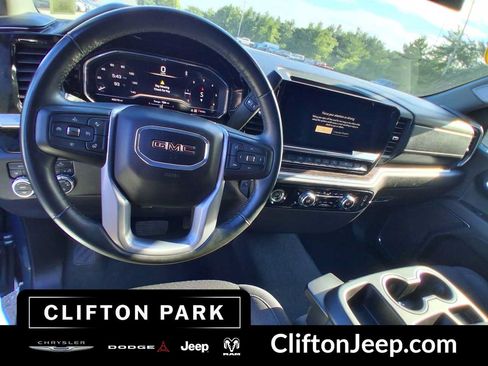 Used 2024 GMC Sierra 1500 SLE AWD/4WD image 11