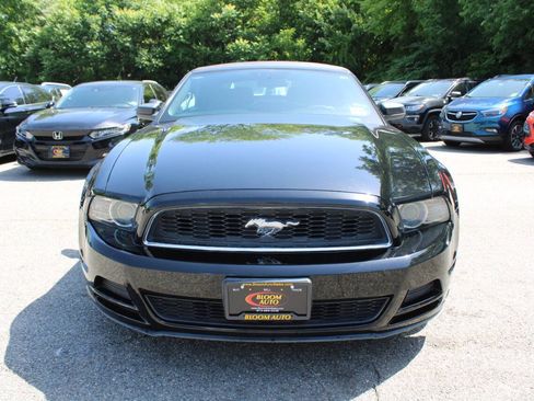 Used 2014 Ford Mustang Convertible RWD image 3