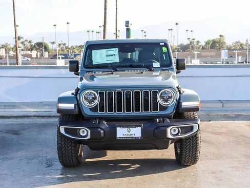 New 2026 Jeep Wrangler Unlimited Sahara AWD/4WD image 3