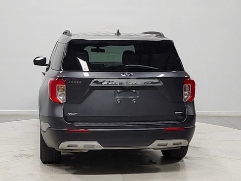 Used 2020 Ford Explorer XLT w/ Equipment Group 202A RWD image 6