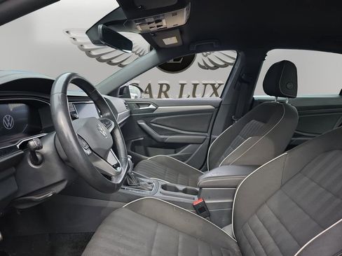 Used 2024 Volkswagen Jetta Sport image 9