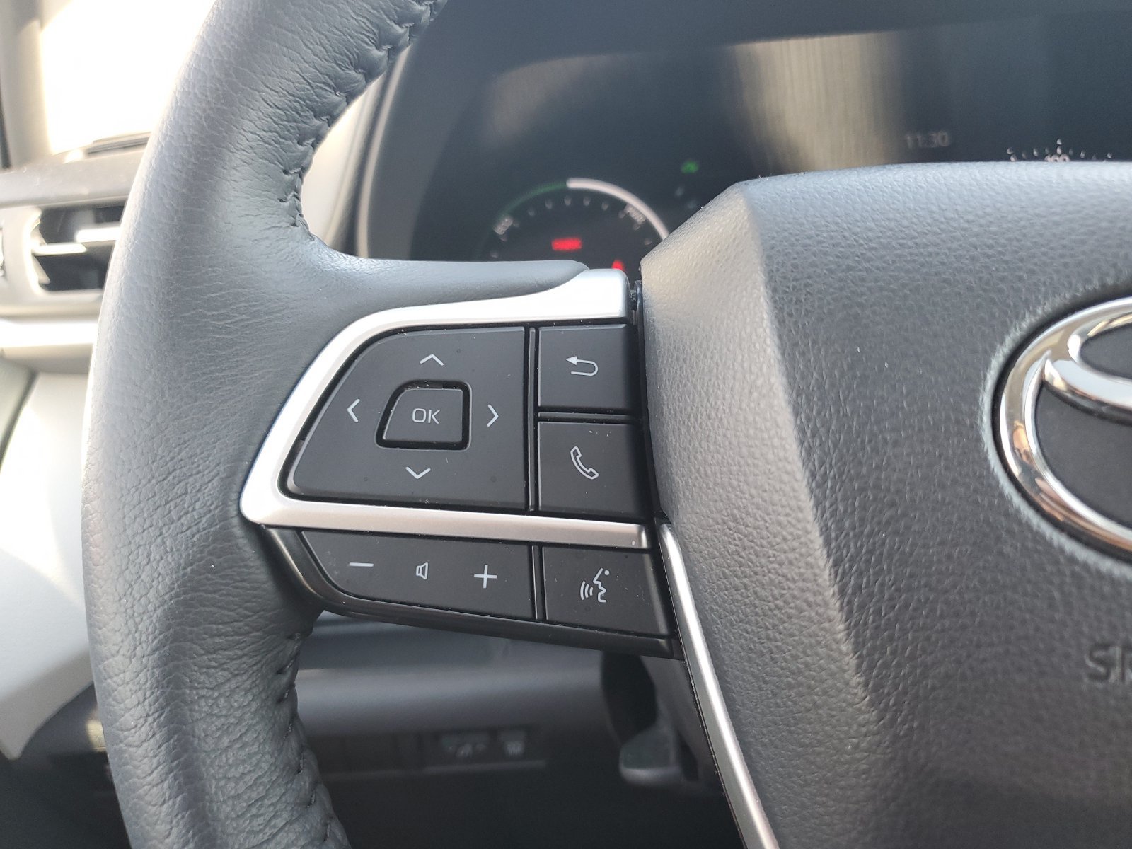 Certified 2025 Toyota Sienna XLE w/ XLE Plus Package AWD/4WD image 21