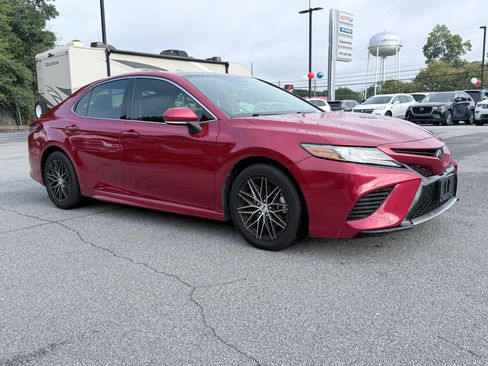 Used 2019 Toyota Camry XSE FWD image 2