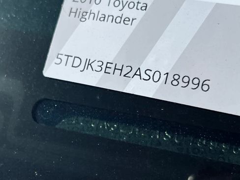 Used 2010 Toyota Highlander SE image 23