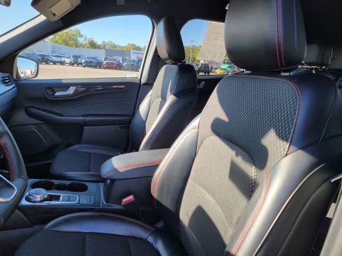 Used 2025 Ford Escape ST-Line image 17