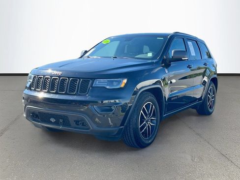 Used 2019 Jeep Grand Cherokee Trailhawk w/ Trailhawk Luxury Group AWD/4WD image 3