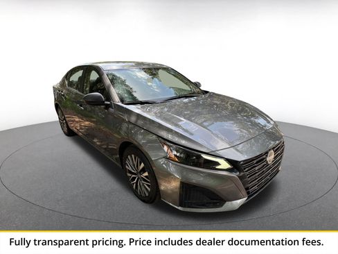 Used 2026 Nissan Altima 2.5 SV FWD image 1