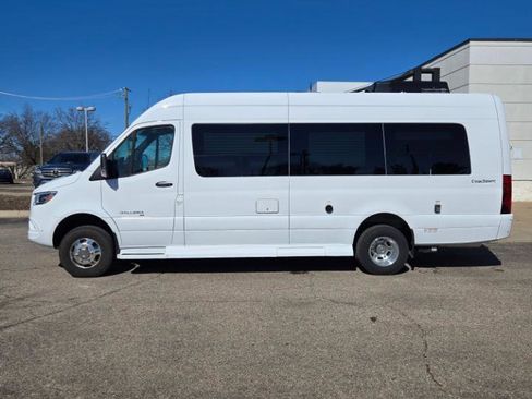 Used 2022 Mercedes-Benz Sprinter 3500 image 8