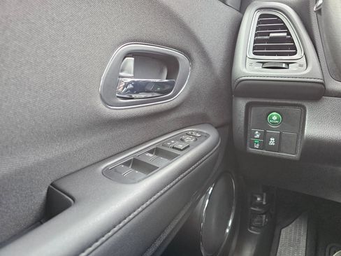 Used 2022 Honda HR-V EX image 31