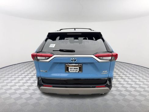 Used 2022 Toyota RAV4 XSE AWD/4WD image 6