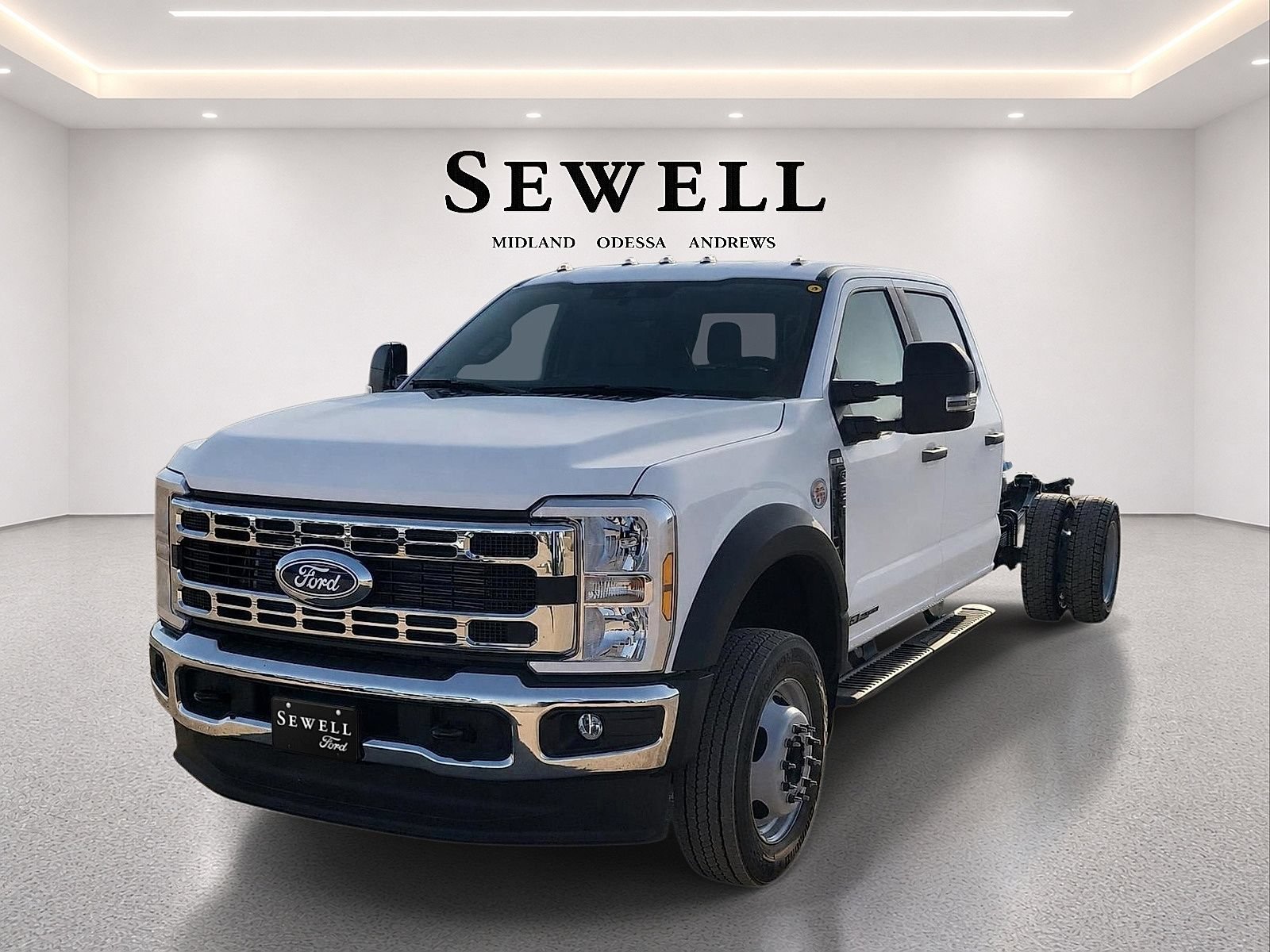New 2027 Ford F550 4x4 Crew Cab image 1