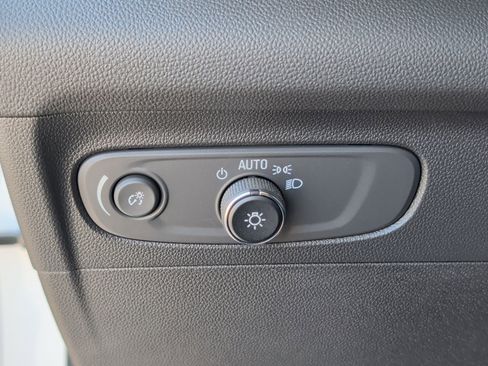 Used 2022 Buick Envision Essence w/ Sport Touring Package AWD/4WD image 26