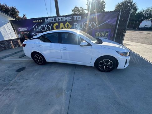 Used 2025 Nissan Sentra SV FWD image 4