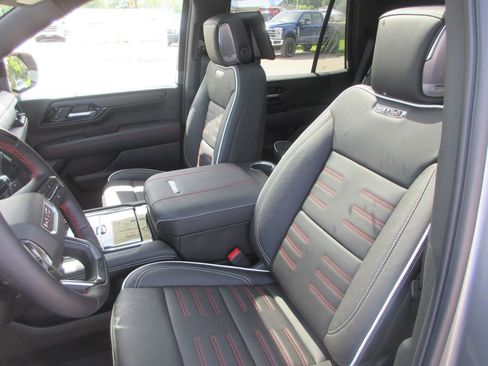 New 2026 GMC Yukon AT4 Ultimate AWD/4WD image 11