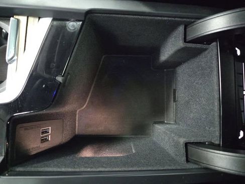 Used 2018 Volvo XC60 T5 Inscription w/ Luxury Seat Package image 23