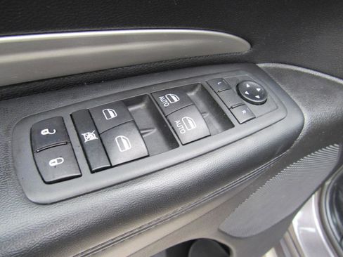 Used 2020 Dodge Durango SXT image 16