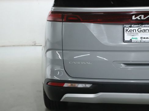 Used 2024 Kia Carnival EX FWD image 51