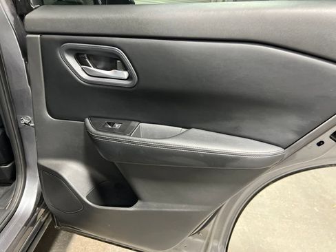 Used 2024 Nissan Rogue SV AWD/4WD image 12