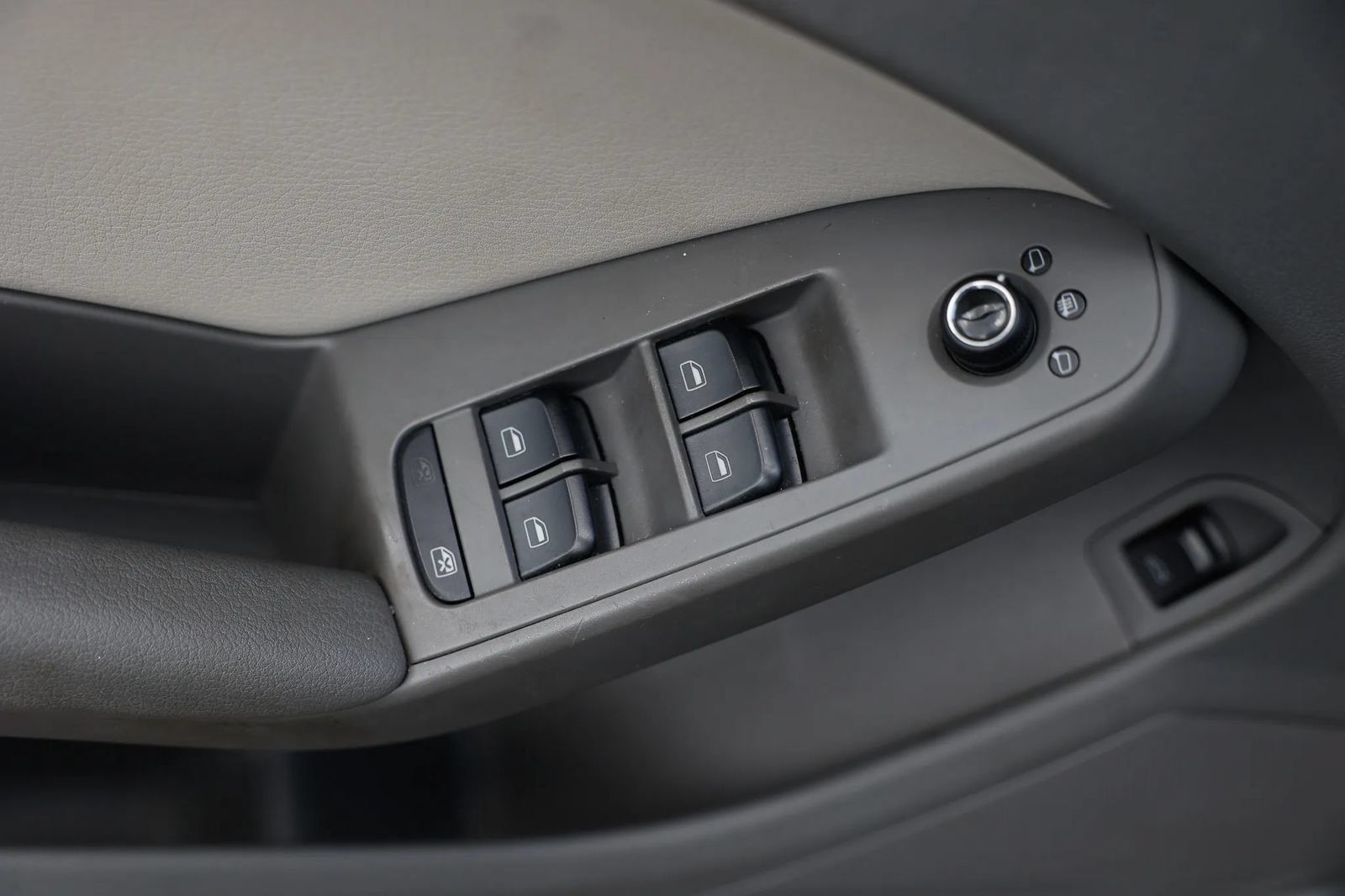 Used 2012 Audi A4 2.0T Premium FWD image 41