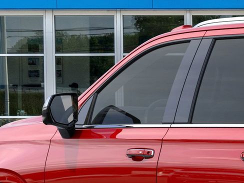 New 2025 Chevrolet Suburban Premier image 12