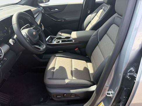 New 2026 Chevrolet Equinox LT w/ Convenience Package II FWD image 20