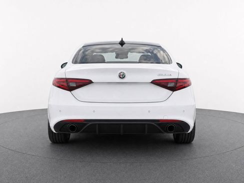 Used 2022 Alfa Romeo Giulia Ti RWD image 5