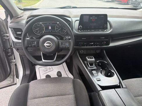 Used 2023 Nissan Rogue SV FWD image 29