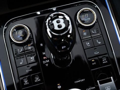Certified 2023 Bentley Flying Spur Plug-In Hybrid AWD/4WD image 37