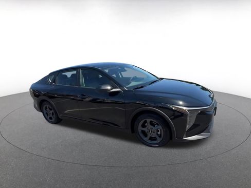 Used 2025 Kia K4 FWD image 2