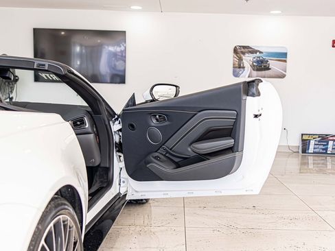 Used 2023 Aston Martin V8 Vantage image 30