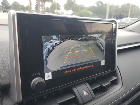 Used 2024 Toyota RAV4 LE FWD image 5