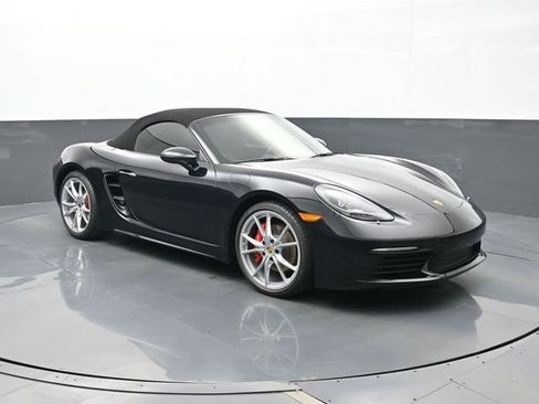 Certified 2025 Porsche 718 Boxster S RWD image 24